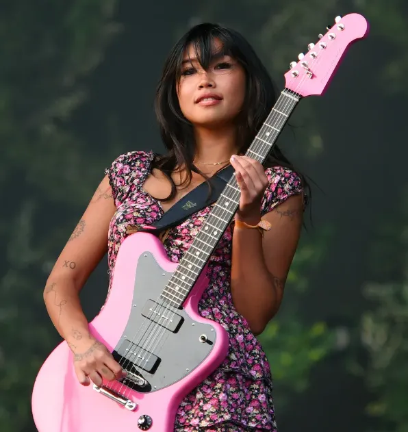 Beabadoobee Ethnicity, Height, Weight, Net Worth, Age, Career And Full Bio 