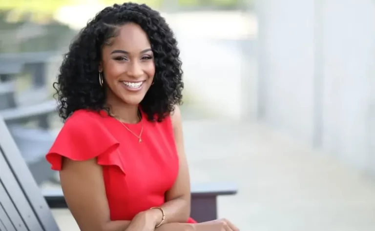 Amina Smith Age, Height, Weight, Net Worth, Career, And Full Bio