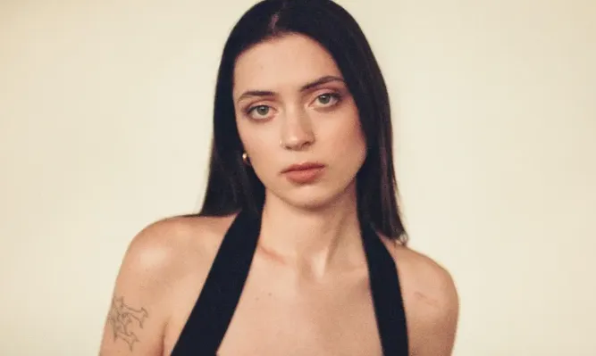 Lizzy Mcalpine Age, Height, Weight, Net Worth, Career, And More