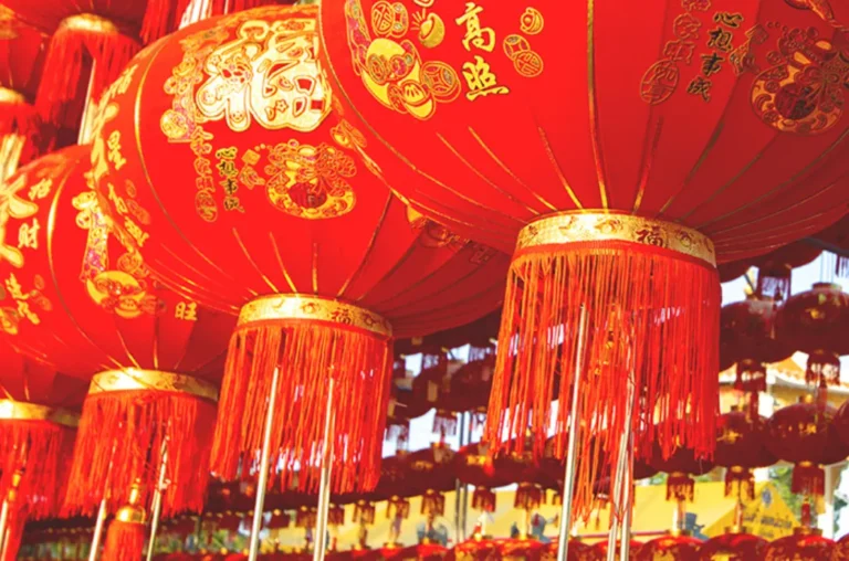 The Cultural Symbolism of Red in Chinese Society The Cultural Symbolism of Red in Chinese Society