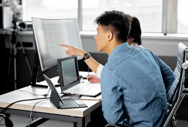 5 Benefits of Learning How to Code in an Online Environment 5 Benefits of Learning How to Code in an Online Environment